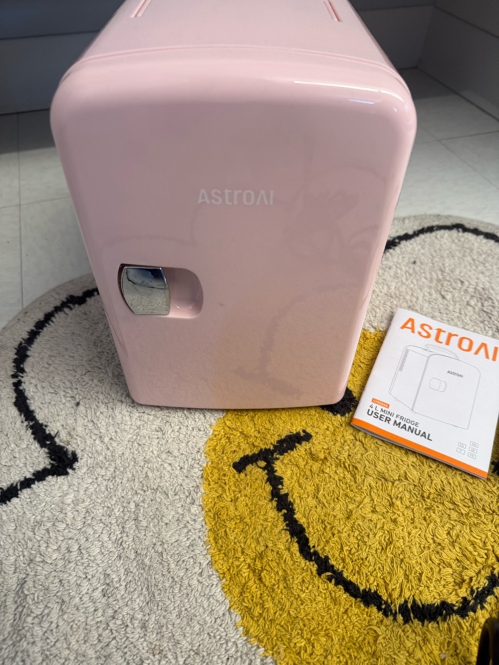 AstroAI Pink Mini Fridge BRAND NEW, NEVER USED ( has been sitting in box)